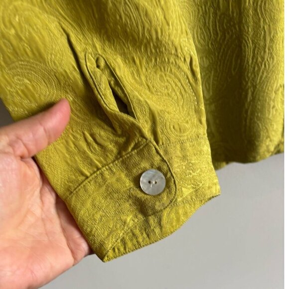 Chicos Women Long Sleeve With Collar Button Down Silk Jacket Lime Green Size 0 - Picture 9 of 10